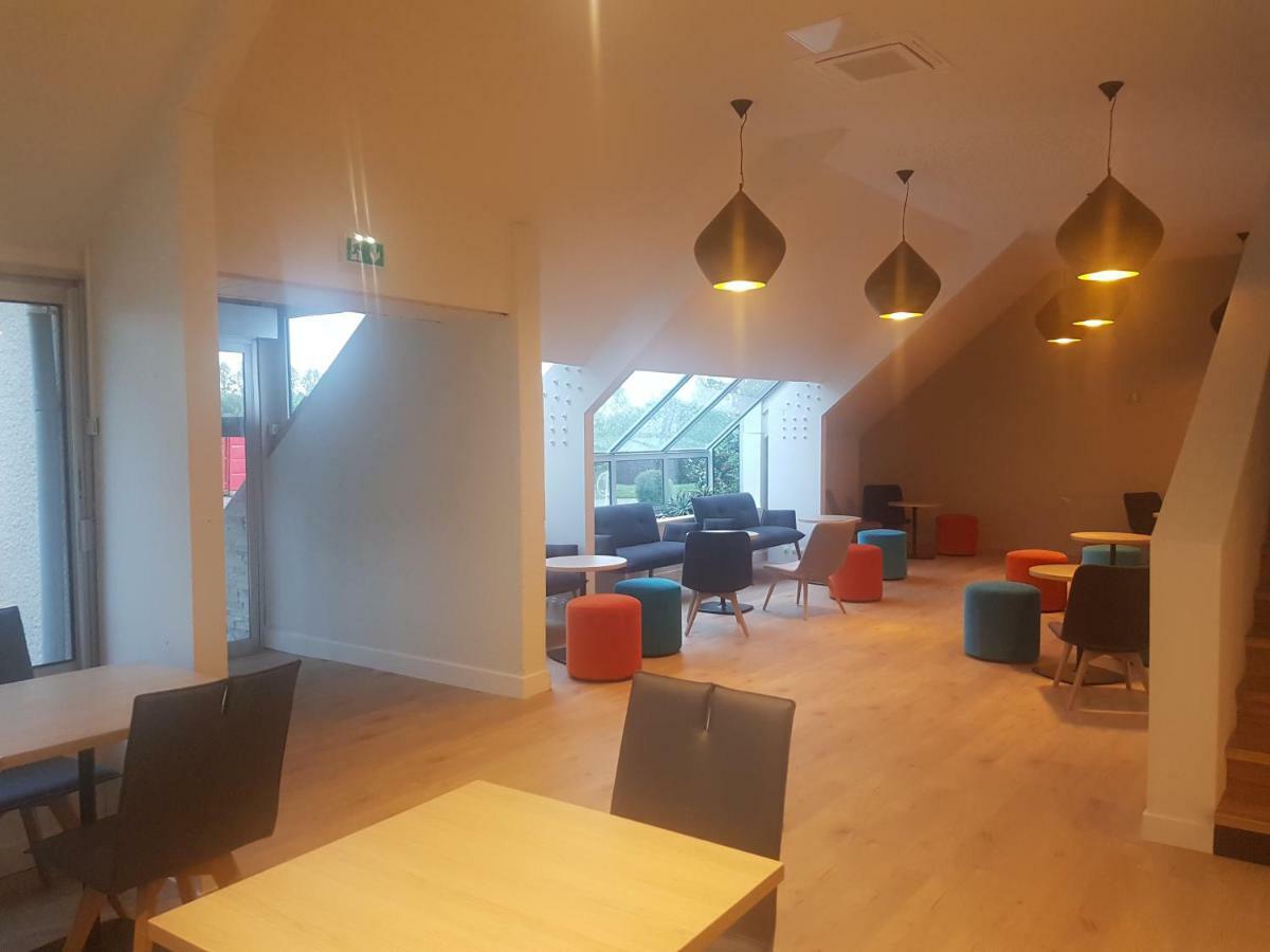 Western Armor Park Et Hotel Dinan